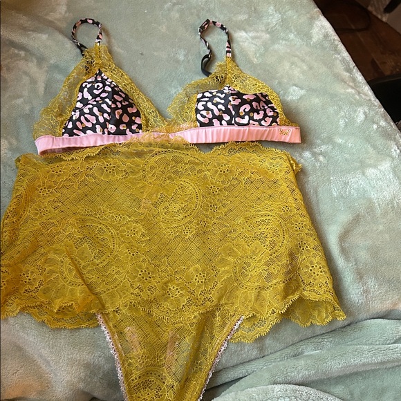 Other - Yellow Lace Lingerie Set with Leopard Print